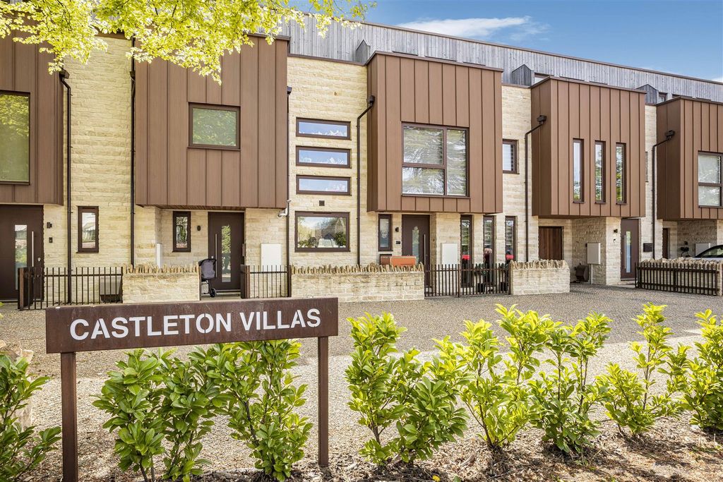 Property photo 1 of 14 External