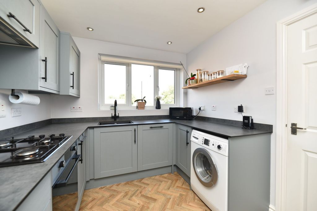 Property photo 2 of 22