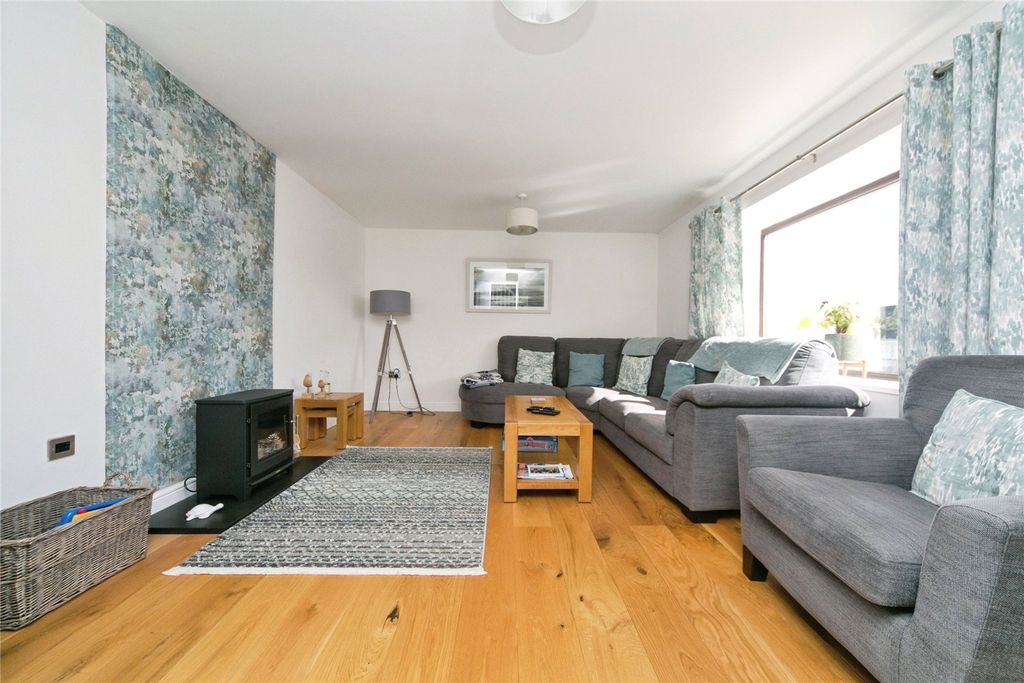 Property photo 2 of 17 Picture No. 02