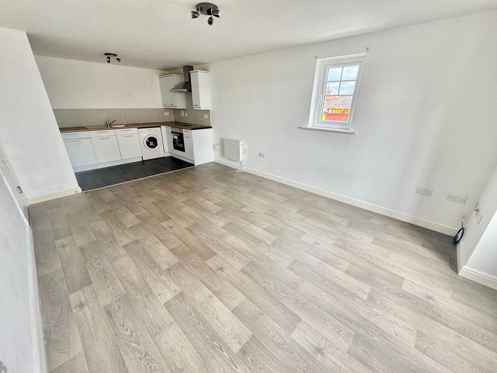 Property photo 3 of 8