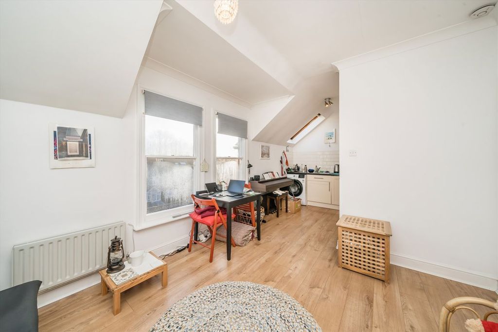 Property photo 2 of 6