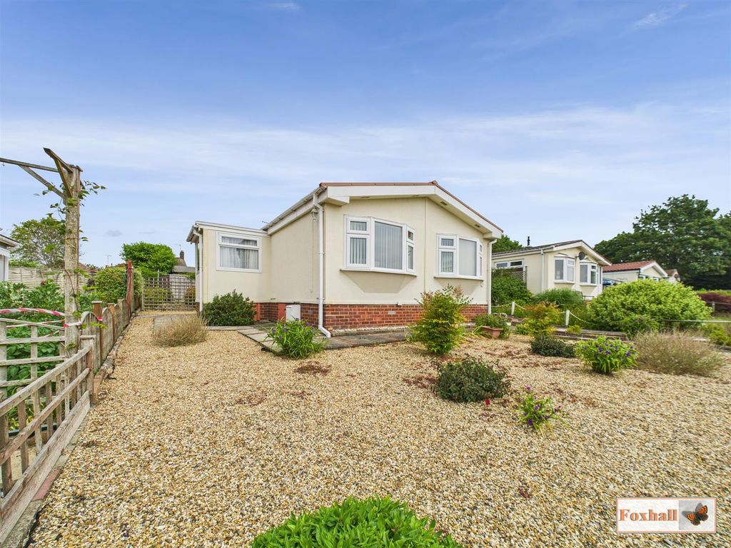 Property photo 1 of 16 Gardens