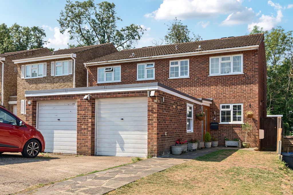 Property photo 1 of 18 1483943-4-6A4F735...