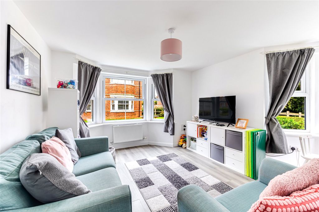 Property photo 2 of 12 Picture No. 11