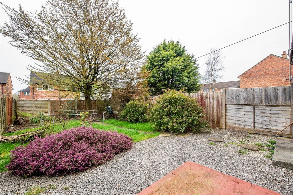 Property photo 2 of 17 Garden