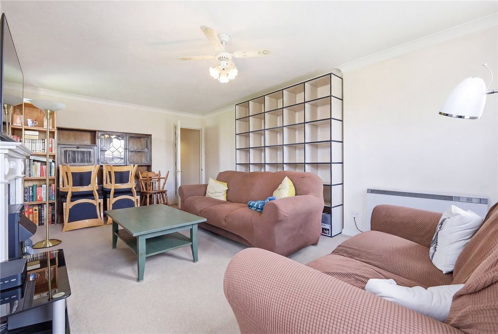 Property photo 2 of 17 Picture No. 11