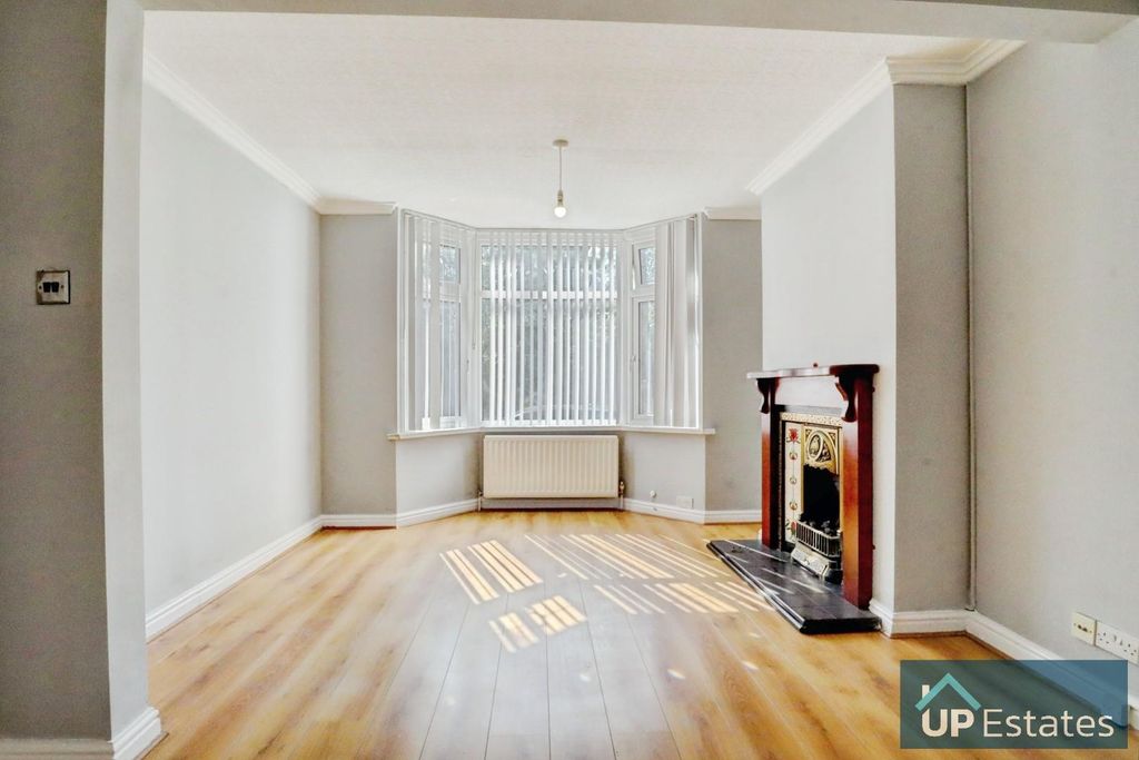 Property photo 3 of 20 Living Room