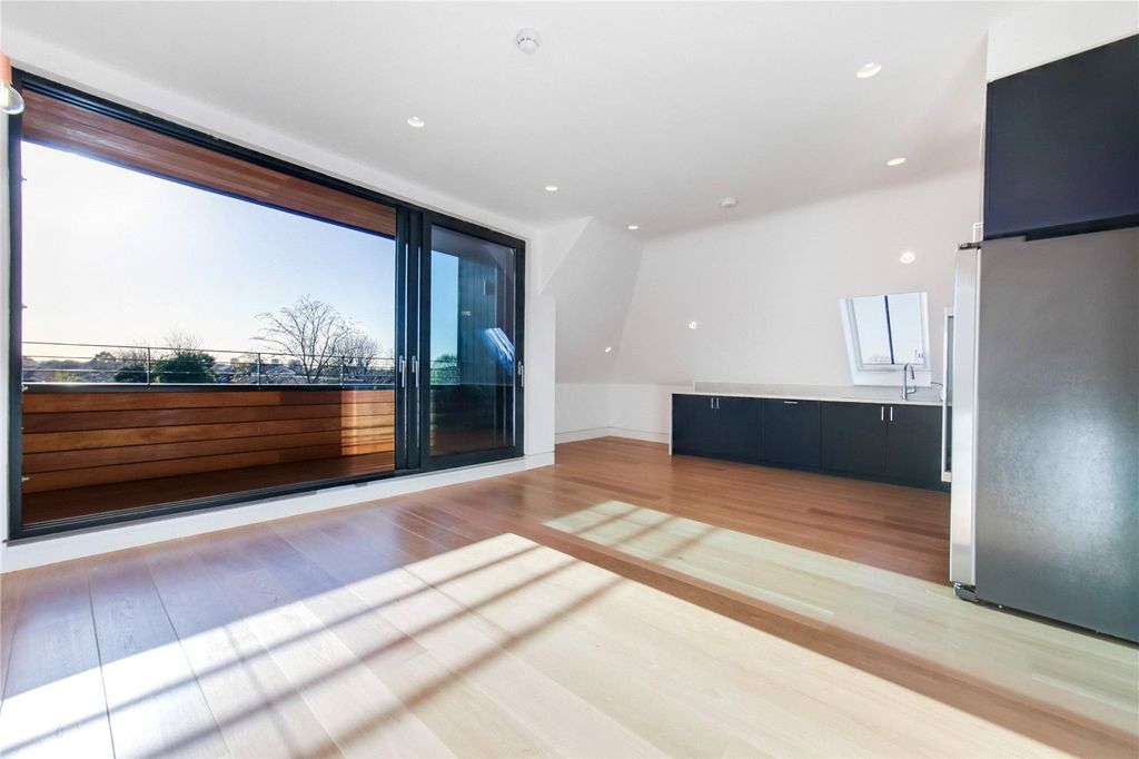 Property photo 1 of 7 Front