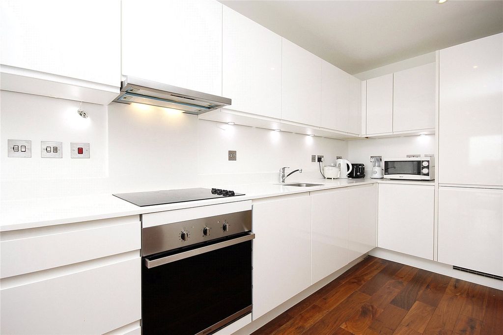 Property photo 3 of 9 Picture No. 14