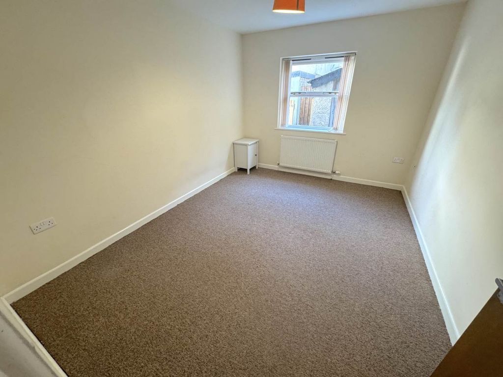 Property photo 3 of 11 Bedroom