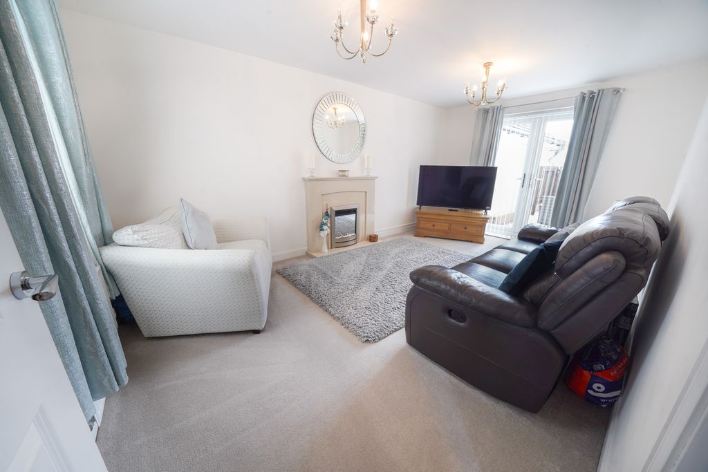 Property photo 3 of 26 Dsc03106