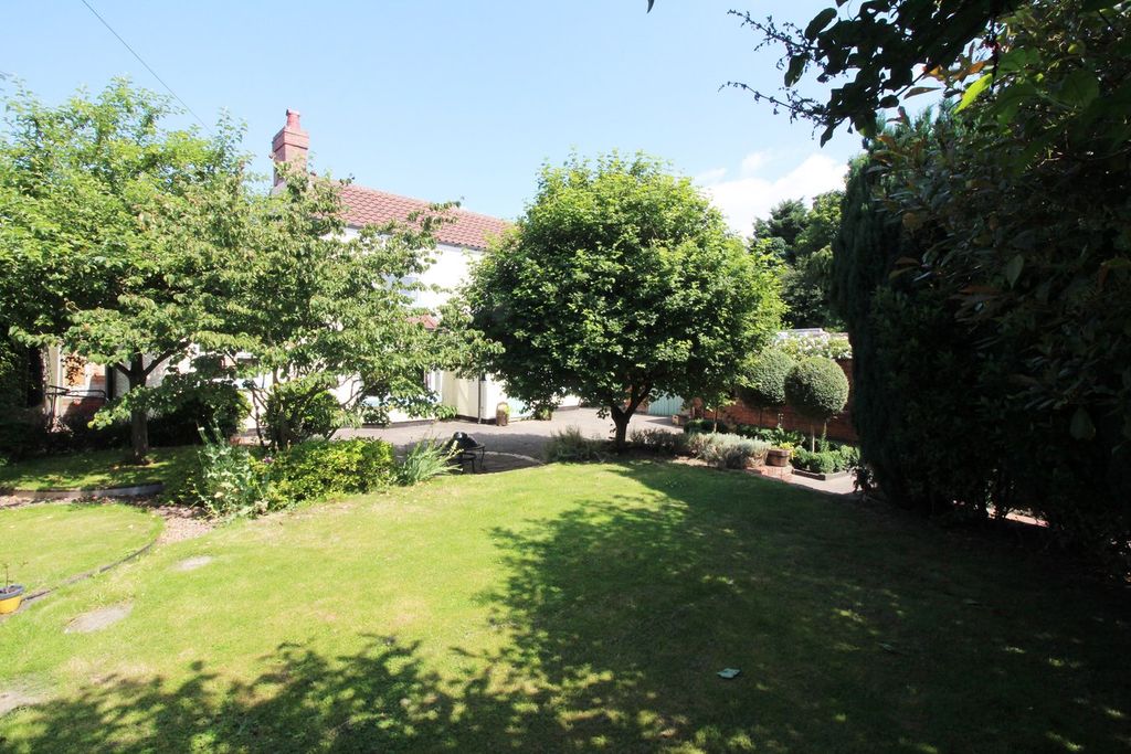 Property photo 3 of 33