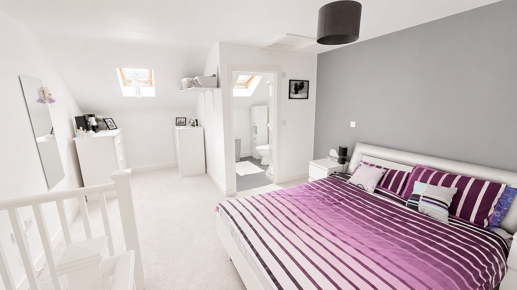 Property photo 3 of 18 Bedroom 3
