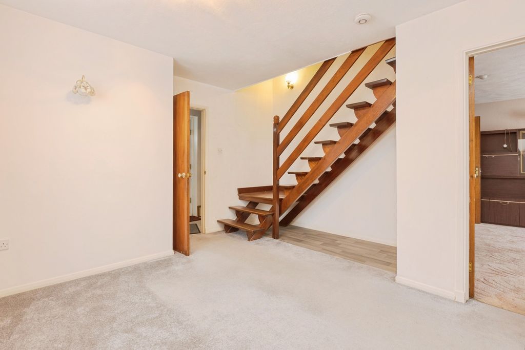 Property photo 2 of 17 Photo