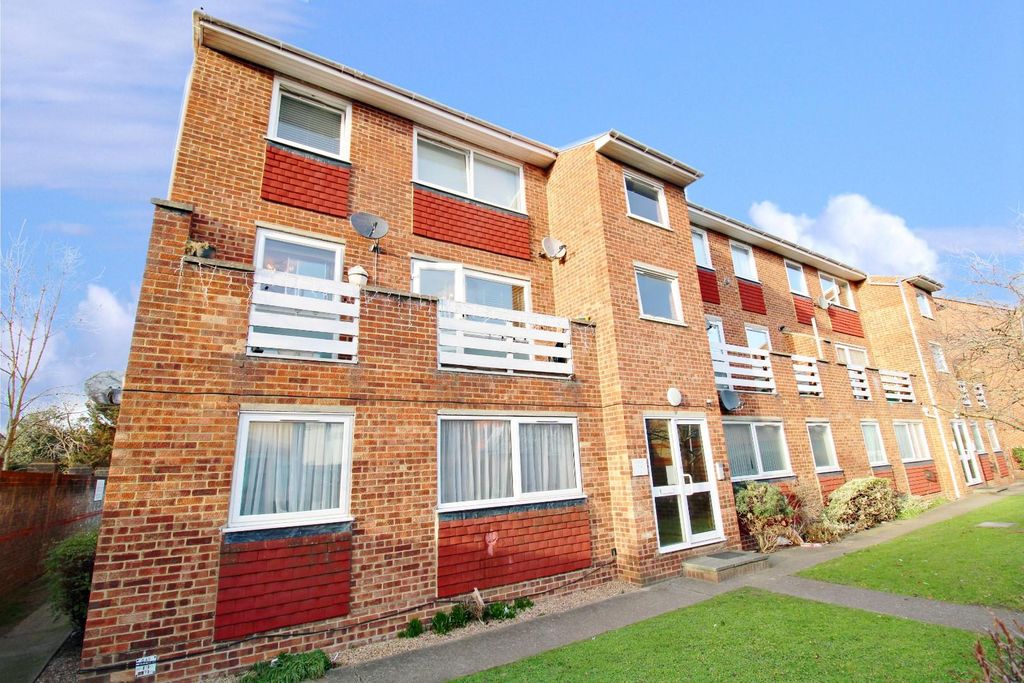 Property photo 2 of 11 External