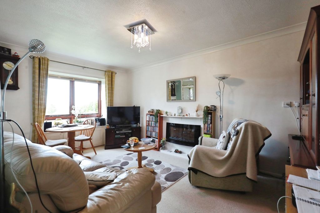 Property photo 3 of 9 Pbox-Img.Jpg