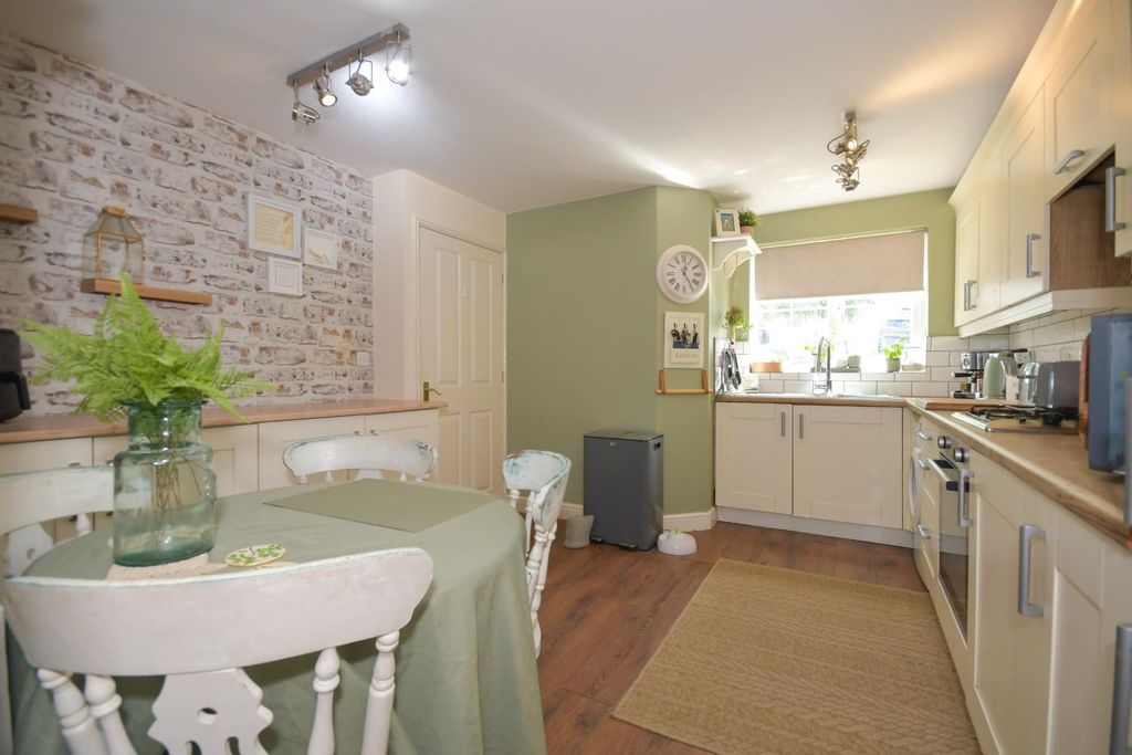 Property photo 3 of 17 Kitchen Diner 03.Jpg