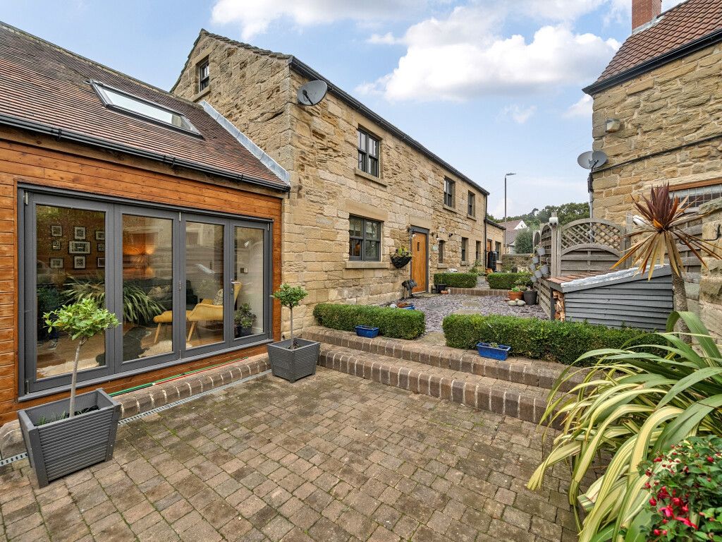 Property photo 1 of 22 1365838-4-68Ed033...