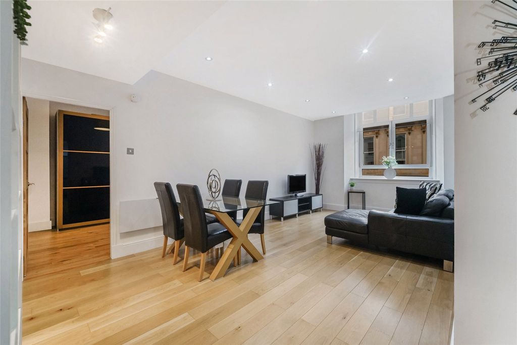 Property photo 2 of 17 Picture No. 04