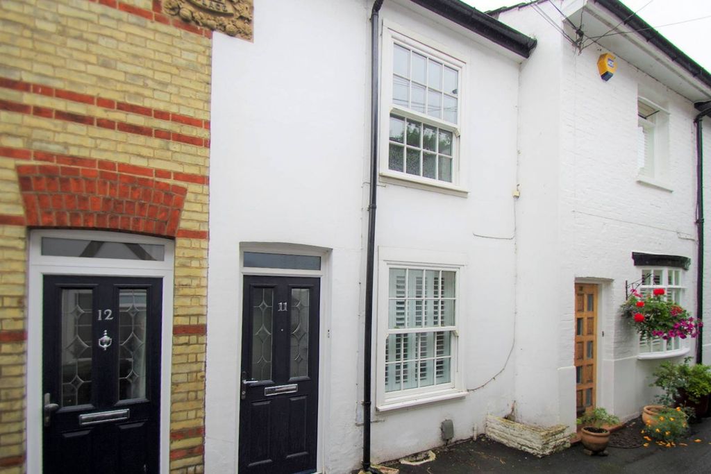 Property photo 2 of 9