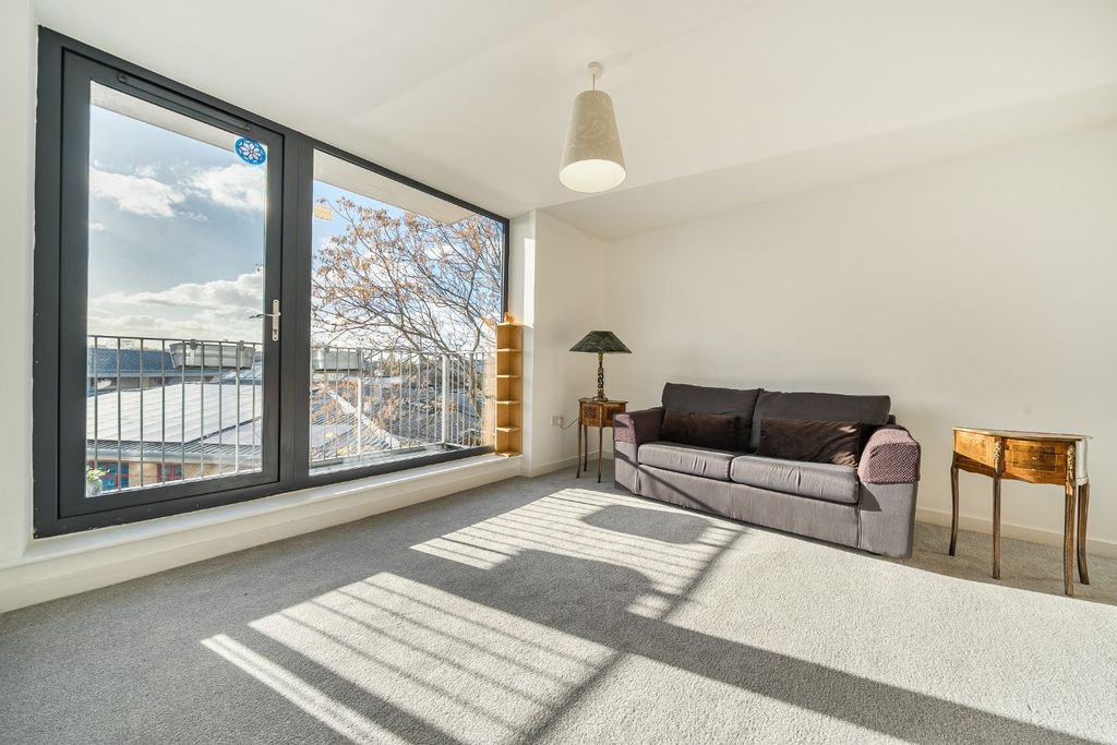 Property photo 3 of 14 4632914