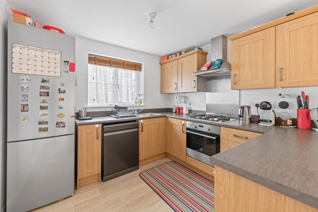 Property photo 2 of 26