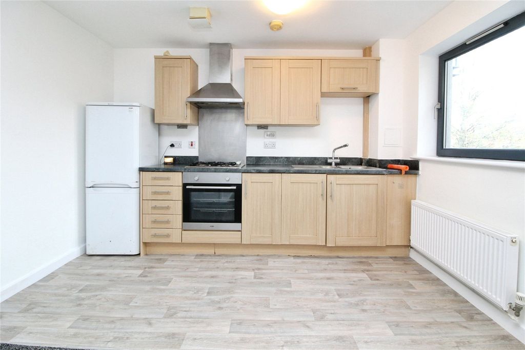 Property photo 2 of 5 Picture No. 12