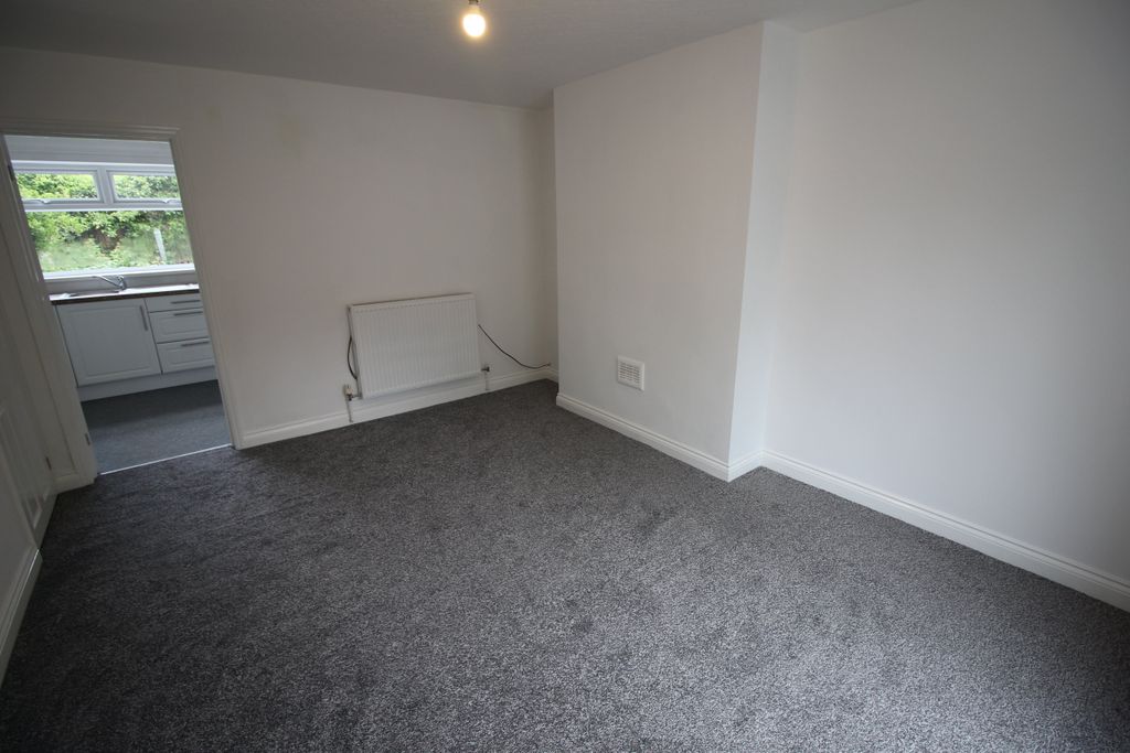 Property photo 2 of 16 Lounge