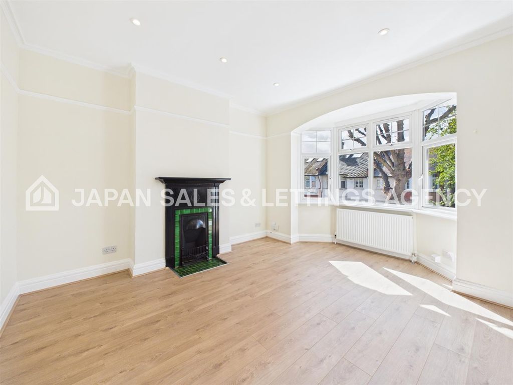 Property photo 2 of 8 Cam04401G0-Pr0126-Still003.Jpg