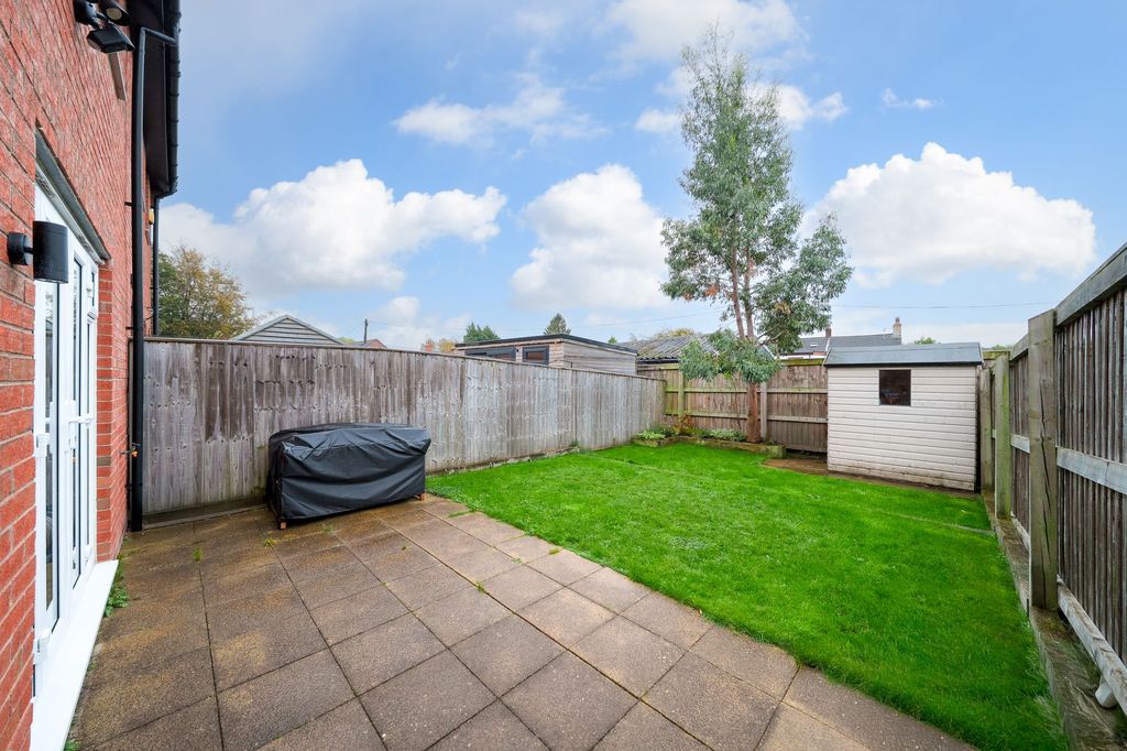 Property photo 2 of 13 Garden