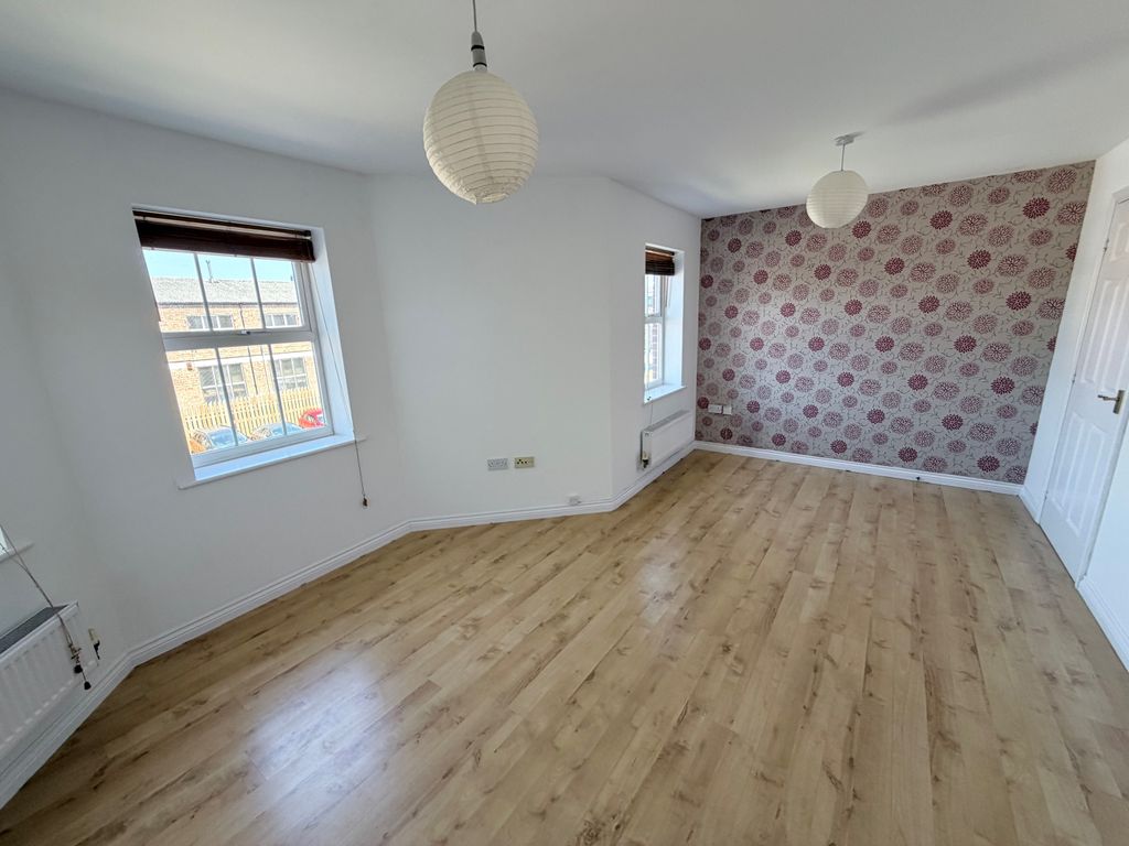 Property photo 2 of 7 Gallery