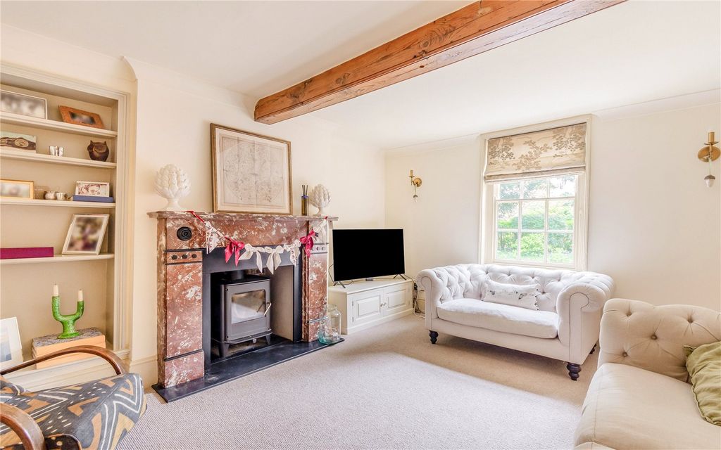 Property photo 3 of 24 Sitting Room