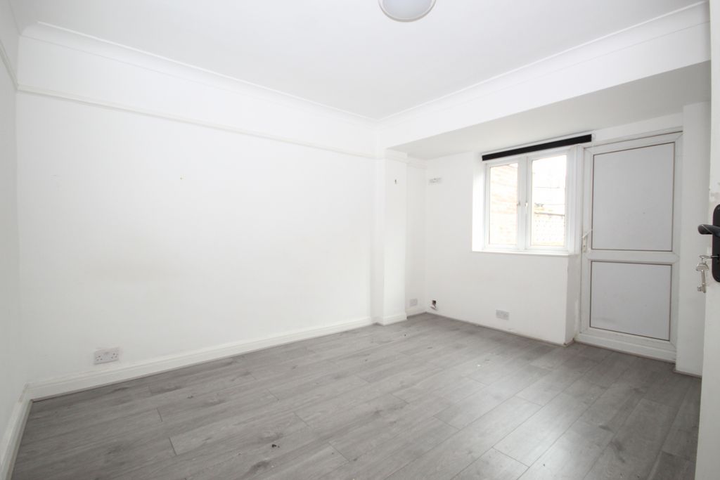 Property photo 3 of 13 Gallery