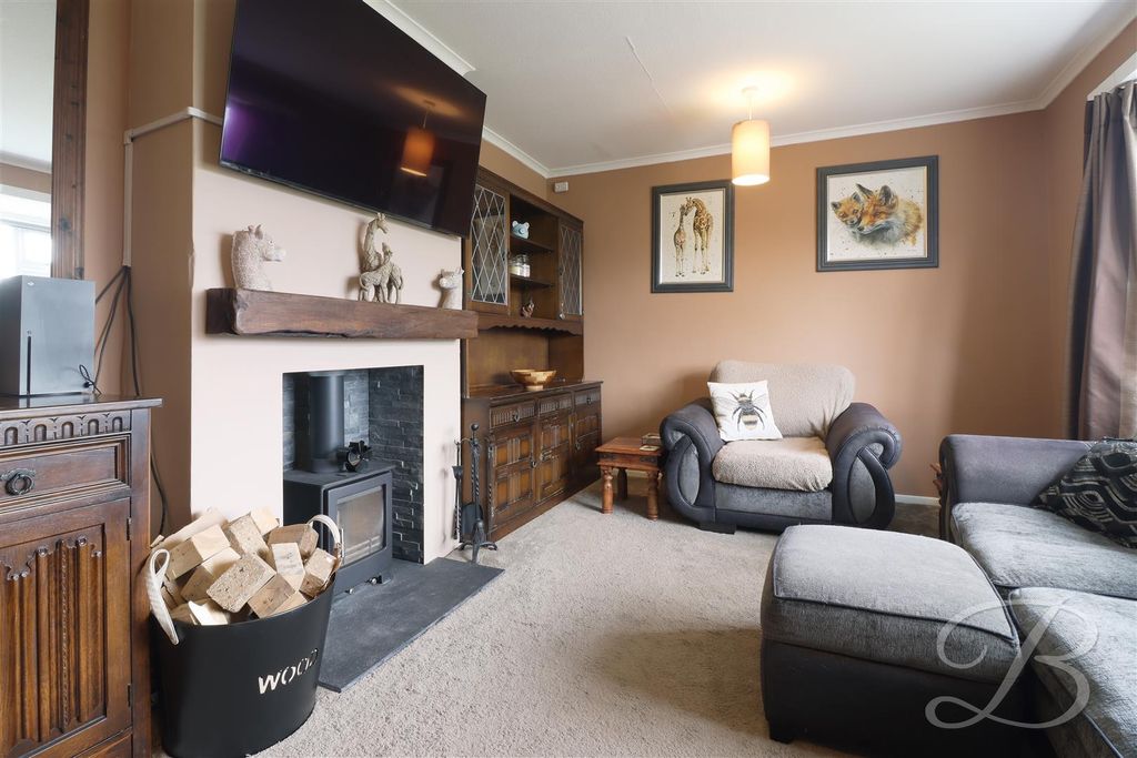 Property photo 3 of 21 Living Room