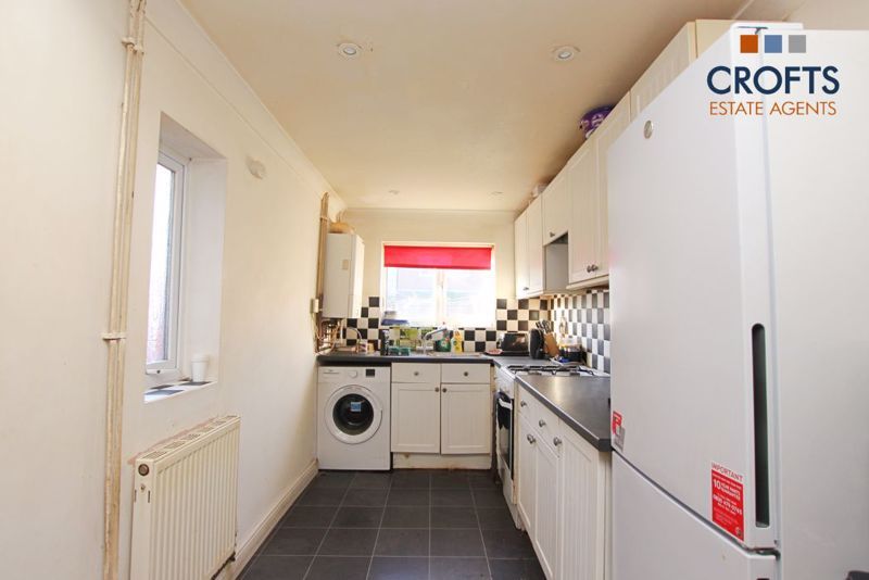 Property photo 3 of 6 Kitchen