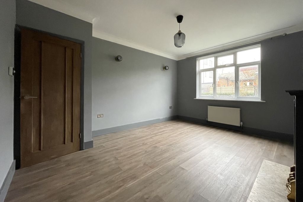 Property photo 2 of 9 2