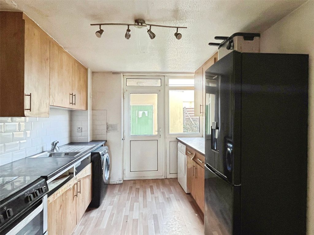 Property photo 2 of 11 Picture No. 06