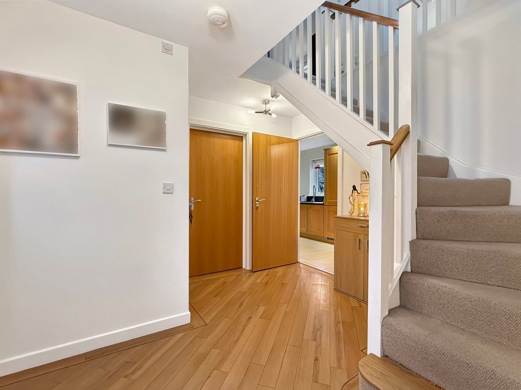 Property photo 2 of 23