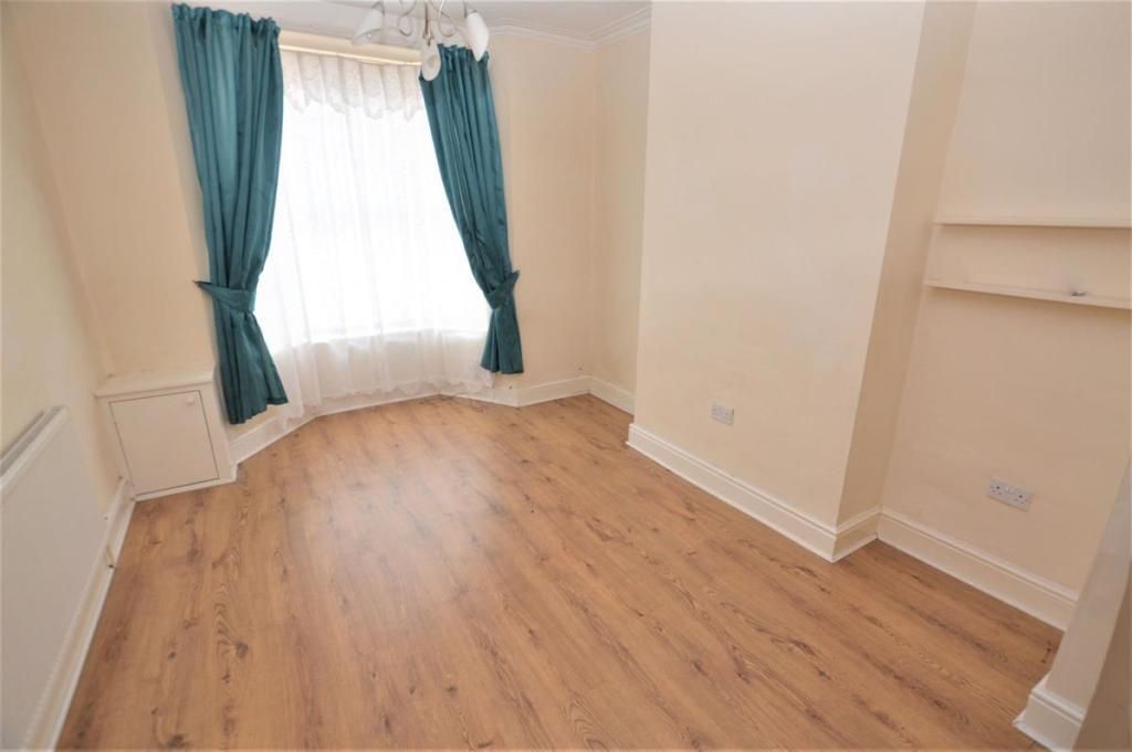 Property photo 2 of 7 Living Room