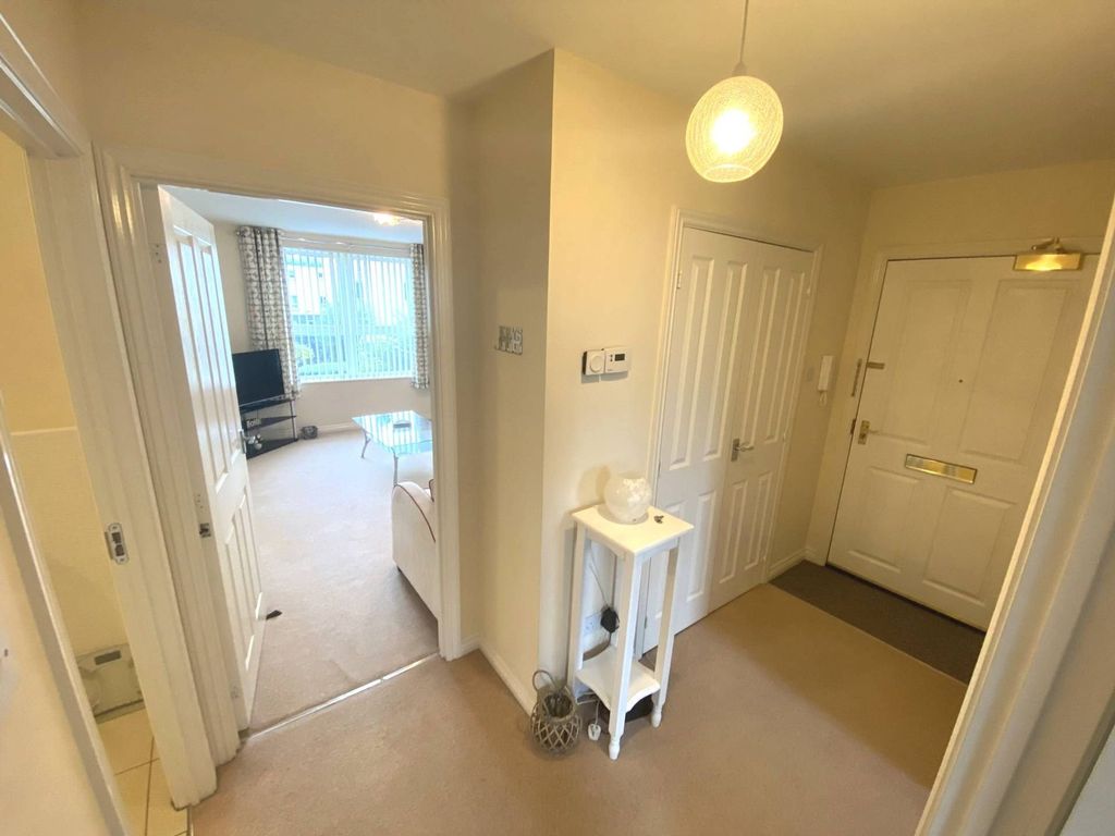 Property photo 2 of 8