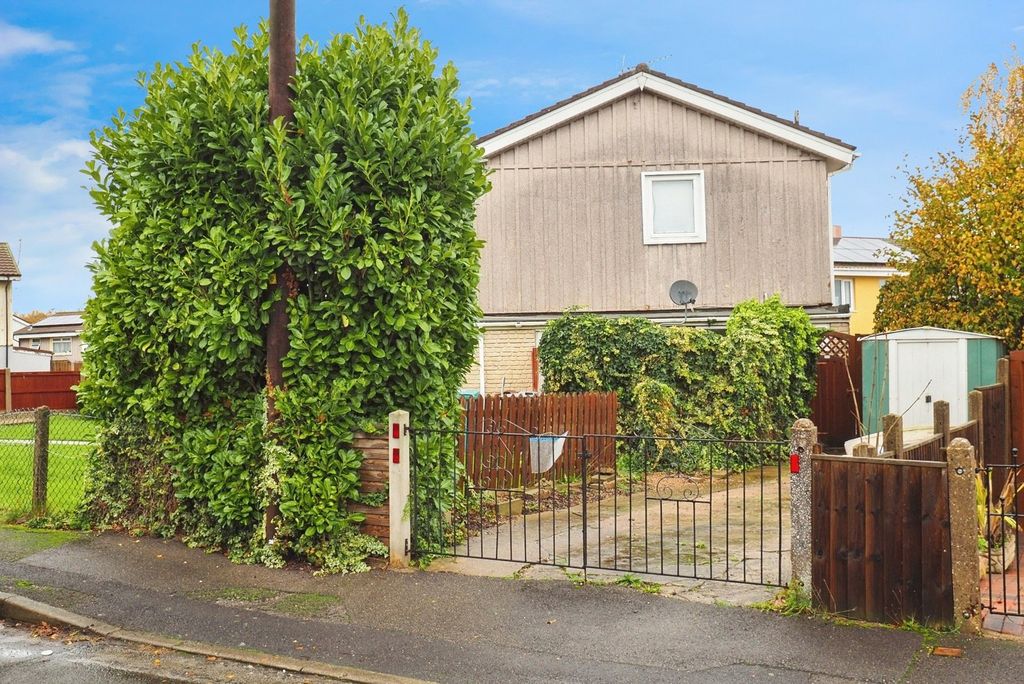Property photo 3 of 15 Driveway