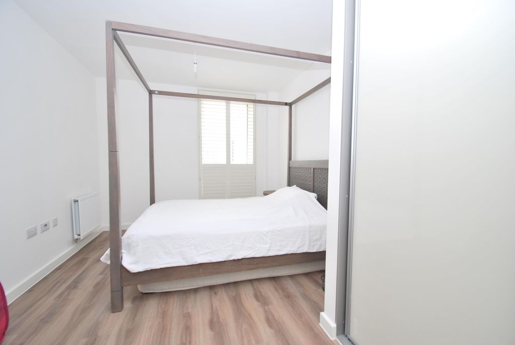 Property photo 3 of 6 Bedroom