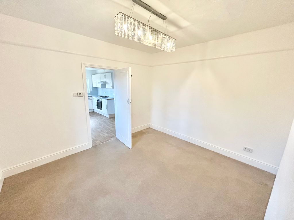 Property photo 3 of 9 Image