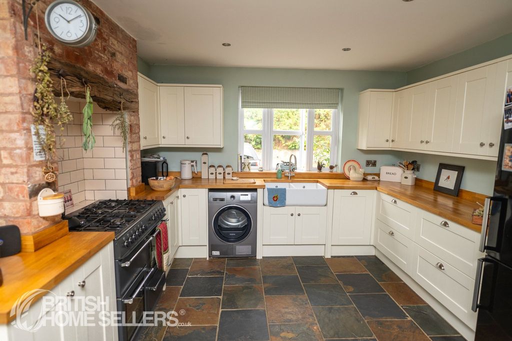 Property photo 2 of 17 Picture No. 07
