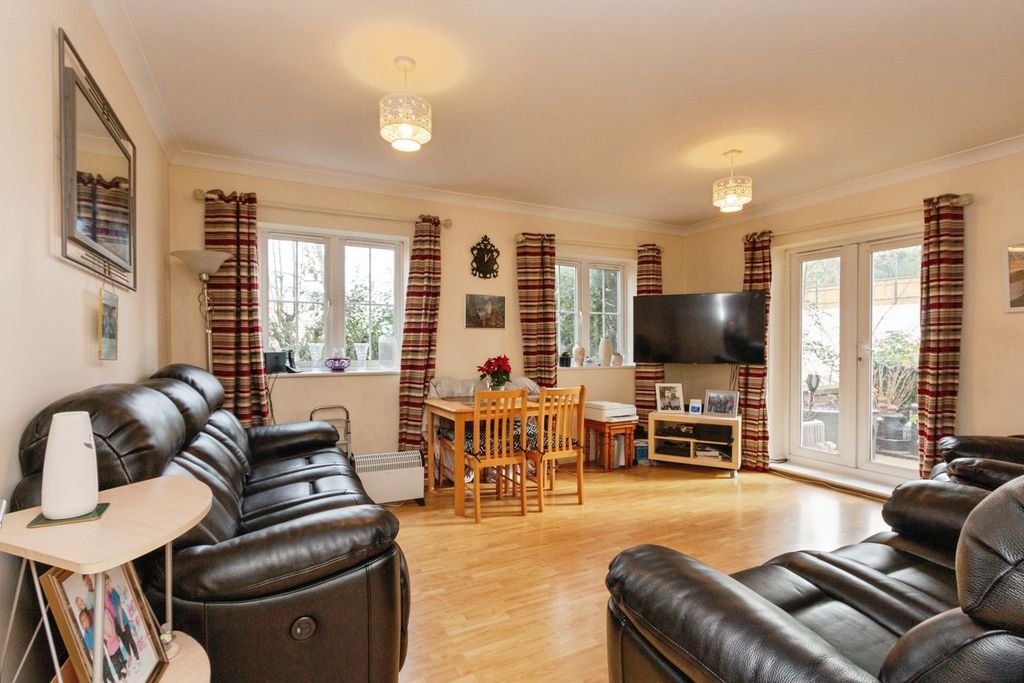 Property photo 2 of 17 Pbox-Img.Jpg