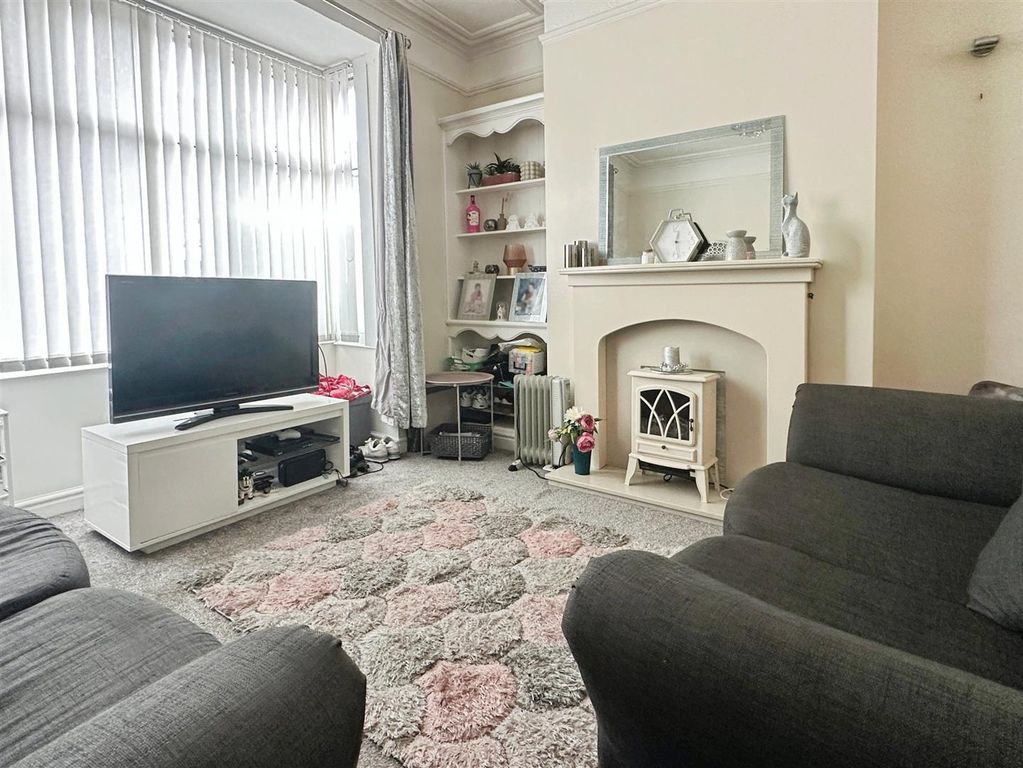 Property photo 2 of 16 Lounge.Jpg