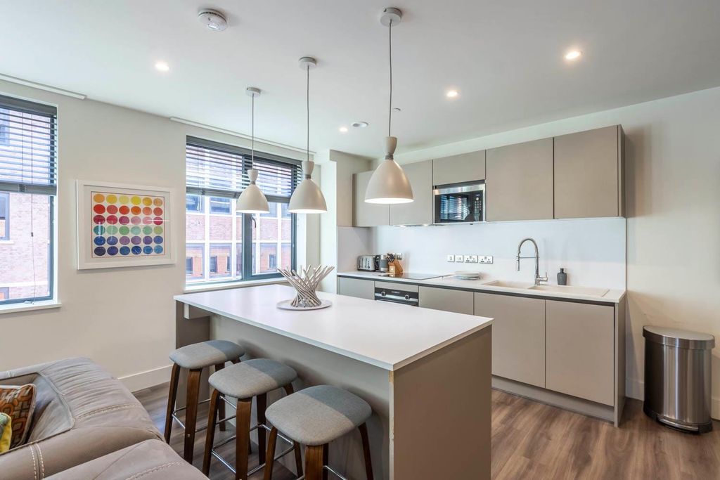 Property photo 3 of 18 Kitchen