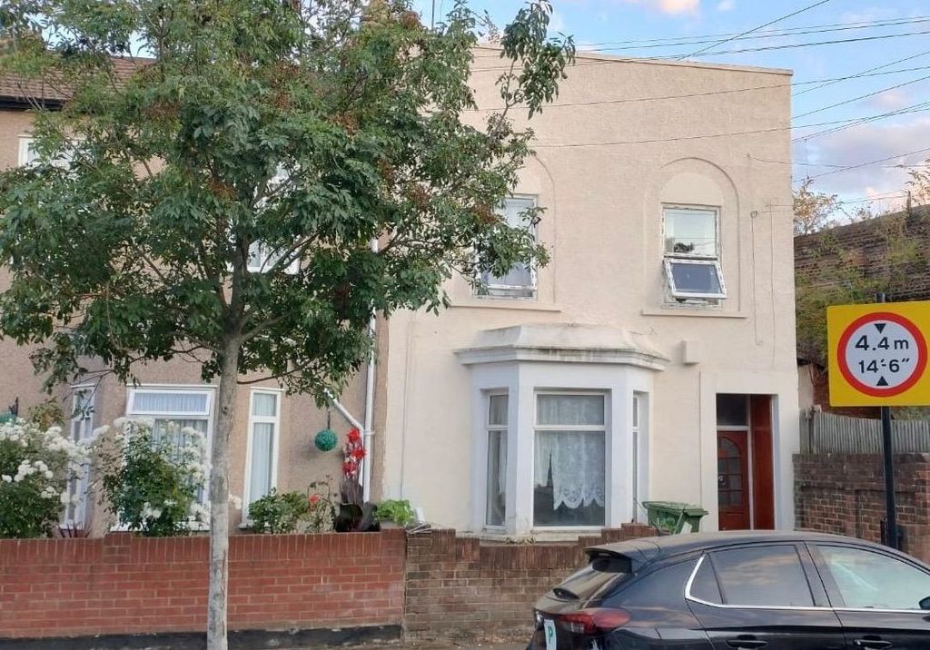 Property photo 1 of 6