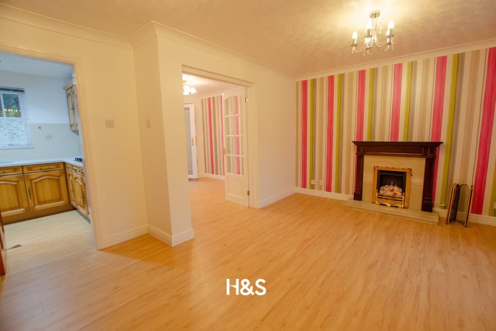 Property photo 2 of 14 6 Scorers Close - Lounge.Jpg