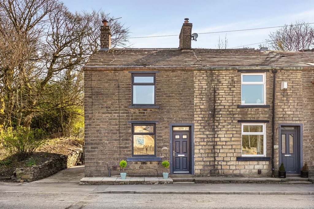 Property photo 1 of 32